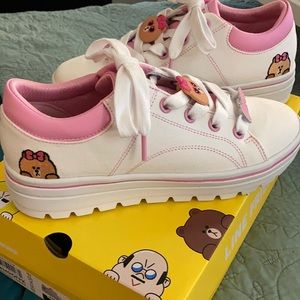 ON TEMP HOLD....Sketchers Sneakers NWOT NEVER WORN